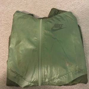 Nike wind breaker!!